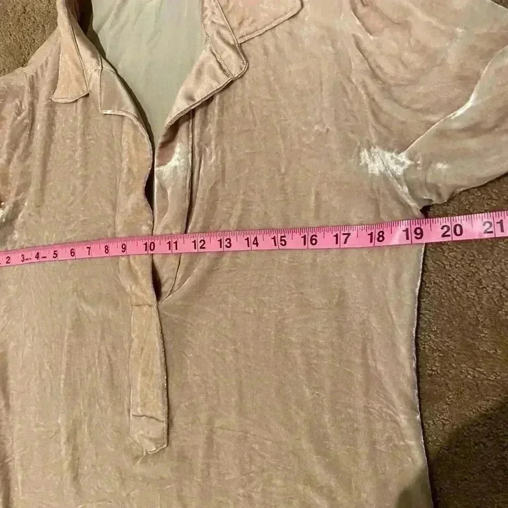 Anthropologie‎ Women's Silk Beige Soft Pullover Collared Medium Top Blue Tassel - Picture 8 of 15